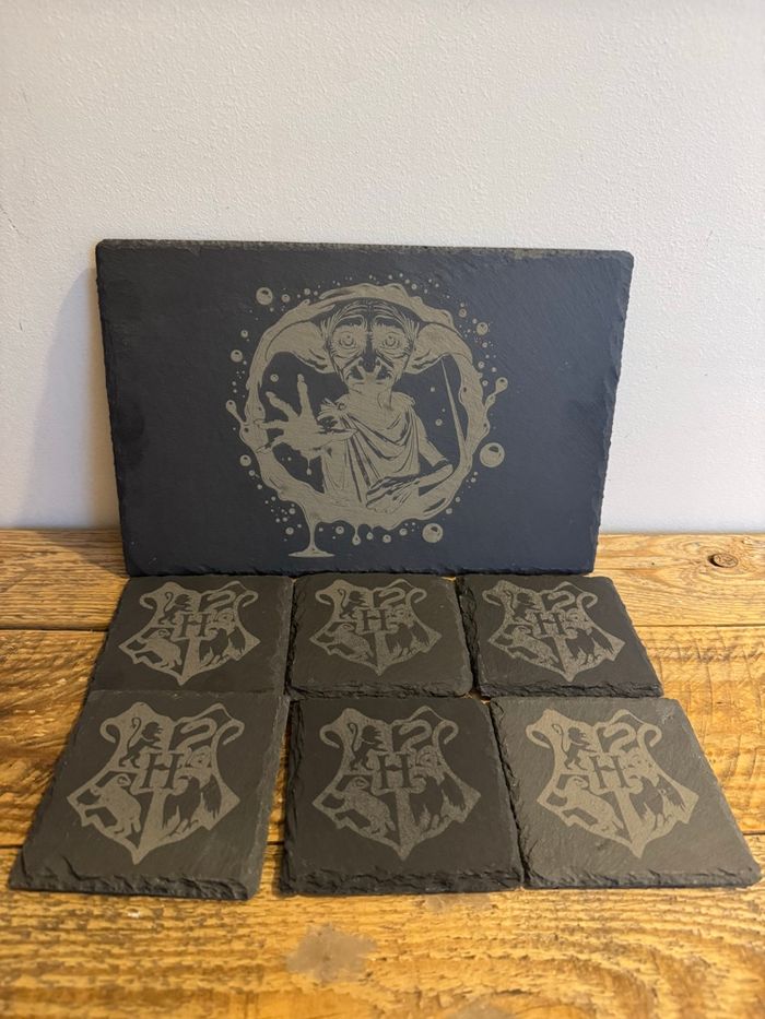 Ensemble ardoise et 6 dessous de verre Dobby Harry Potter