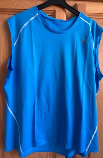 T-shirt sans manche