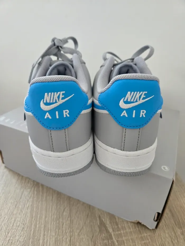 Nike air force 1 taille 38,5 neuves blanc gris bleu - photo numéro 6