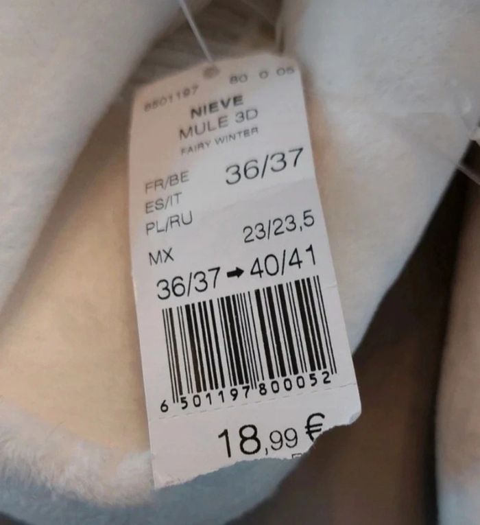 Chaussons de Noël etam 36/37 neuf - photo numéro 3