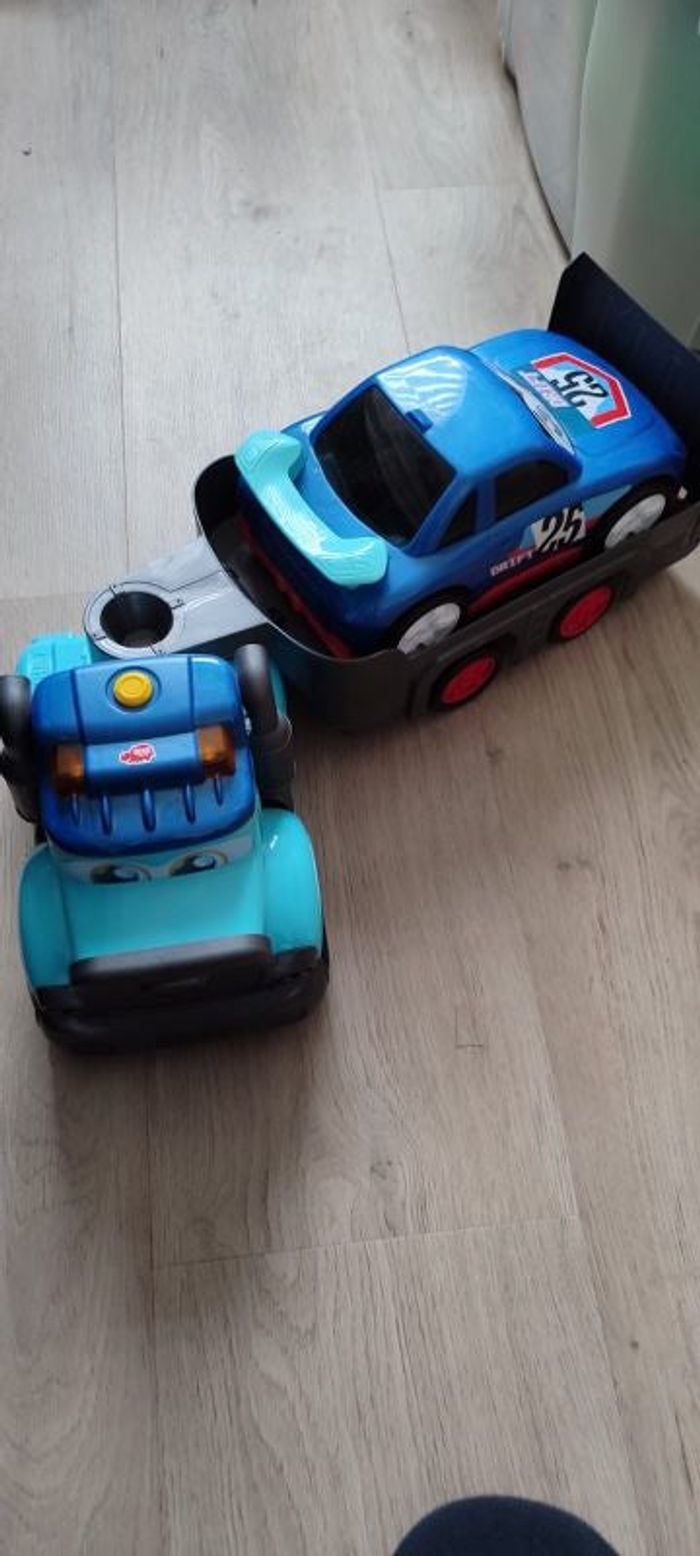 Véhicules camion et voiture