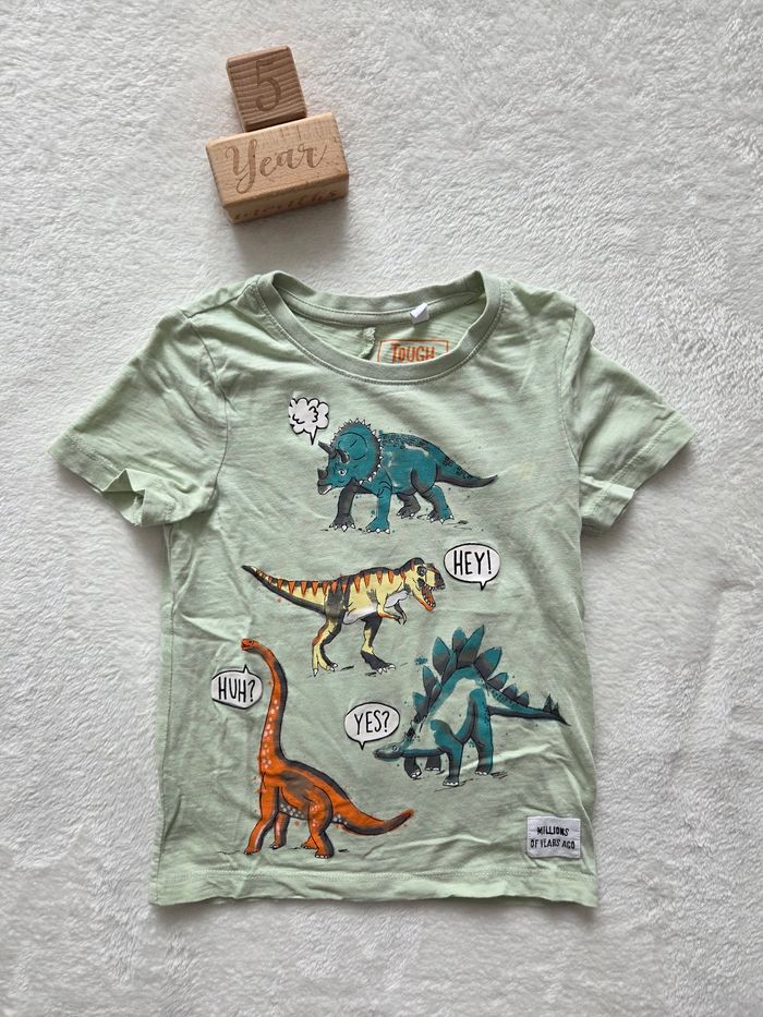 T-shirt dinosaures