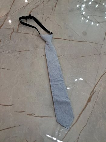 Cravate bleue enfant