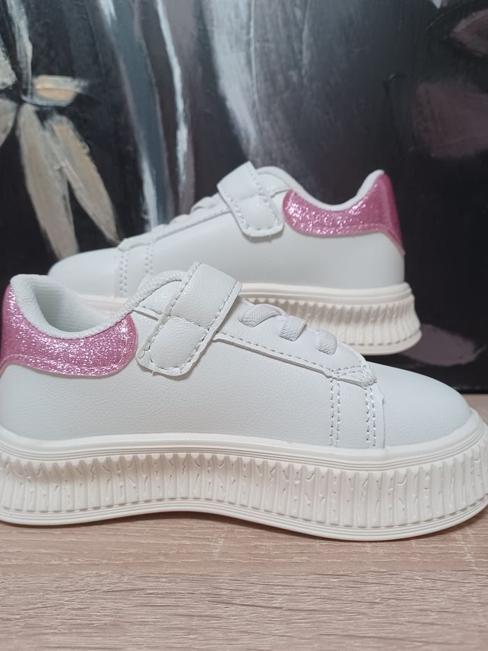 Baskets fille T 25 - photo numéro 2