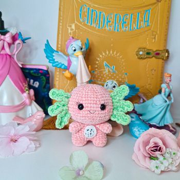 Peluche au crochet axolotl mochi amigurumi