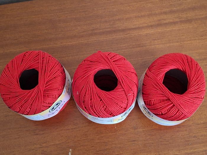 3 pelotes de fil pour crochet, rouge - photo numéro 4