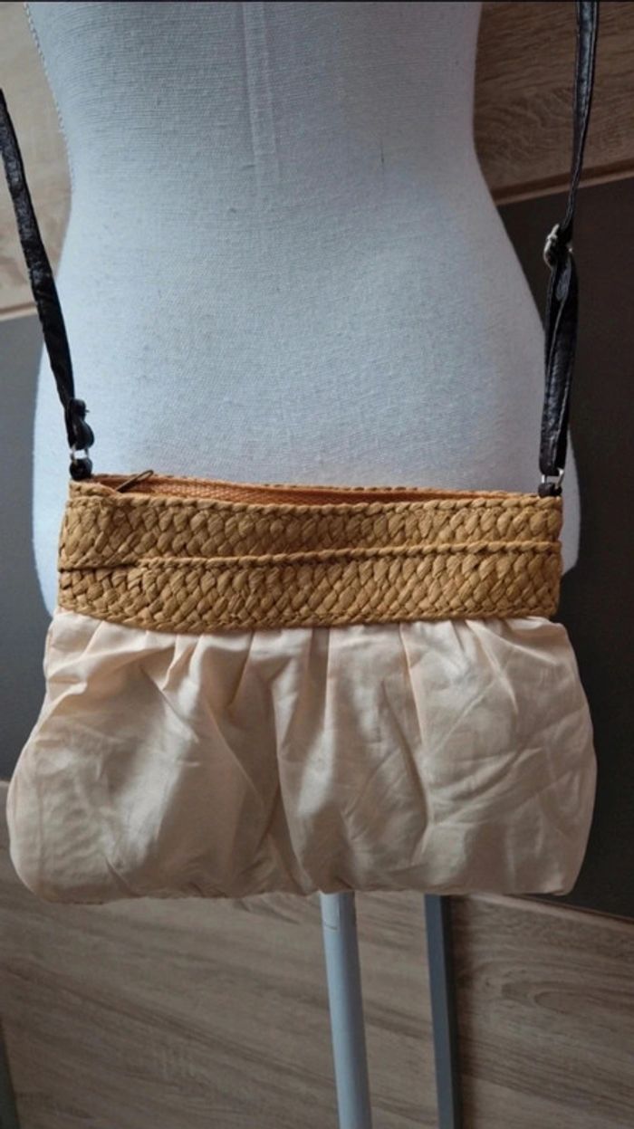 Sacoche avec bandoulière. - photo numéro 2