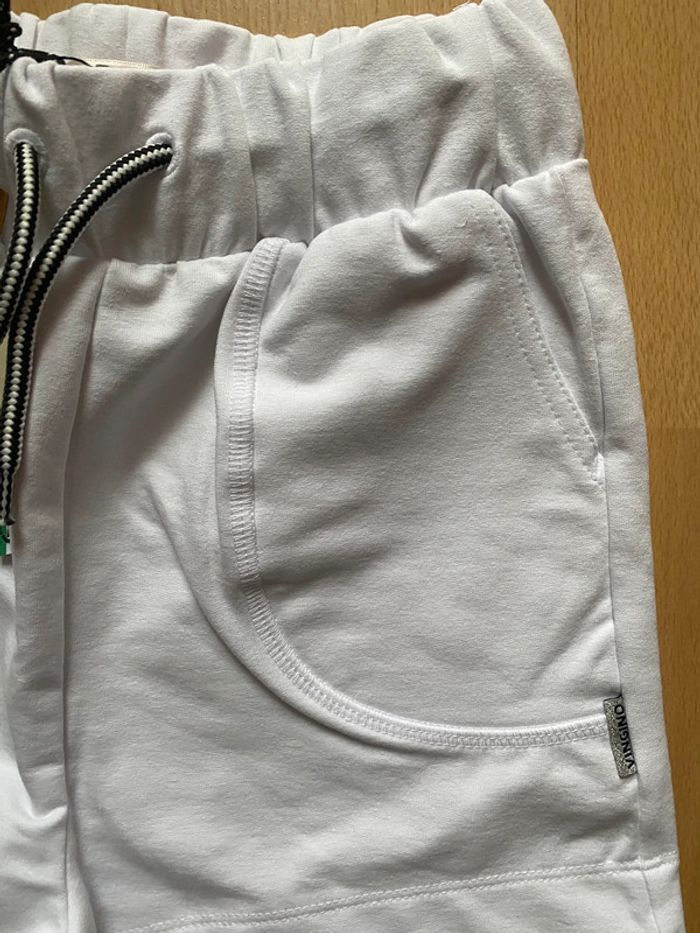 Short blanc Vingino taille 10 ans Neuf val 44,9 - photo numéro 2