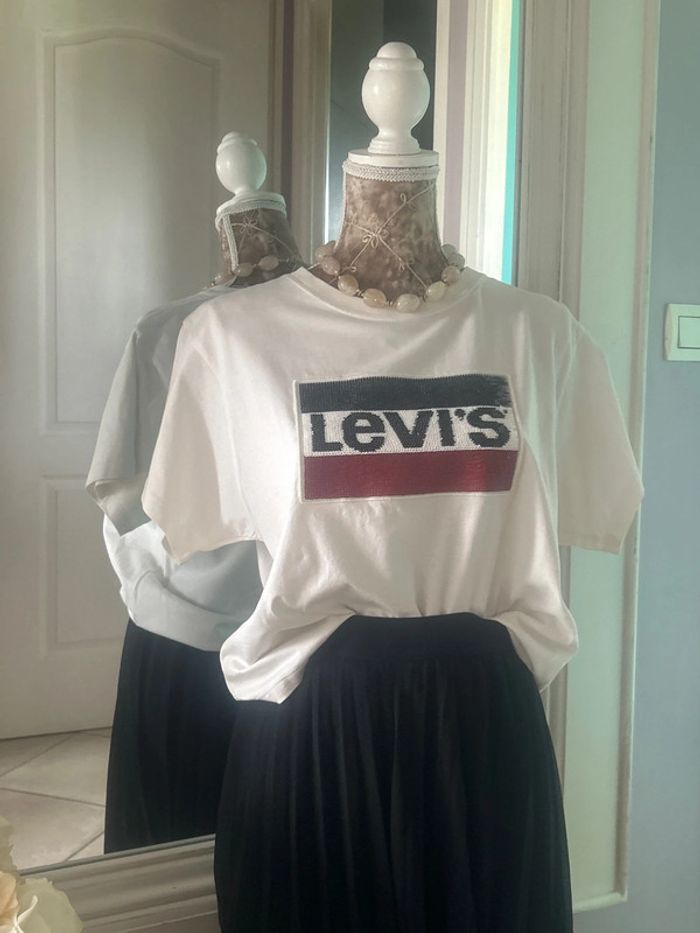 TEE shirt Levi’s taille XS