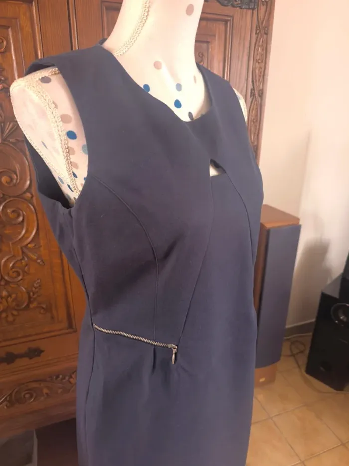 Jolie robe droite marine - photo numéro 3