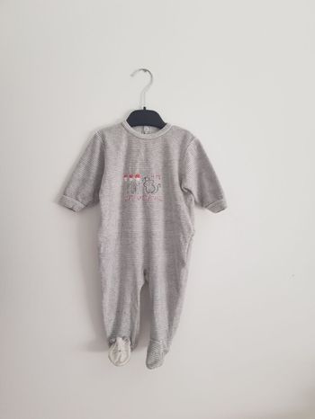 Pyjama en velours taille 3 mois
