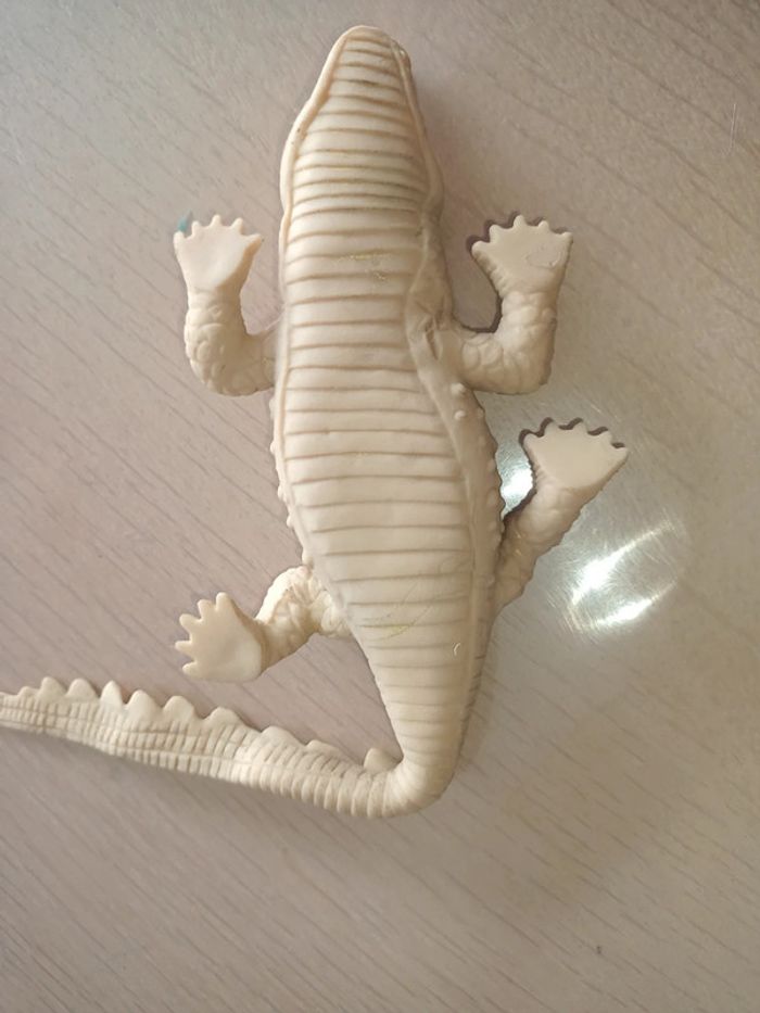 Crocodile en plastique - photo numéro 2