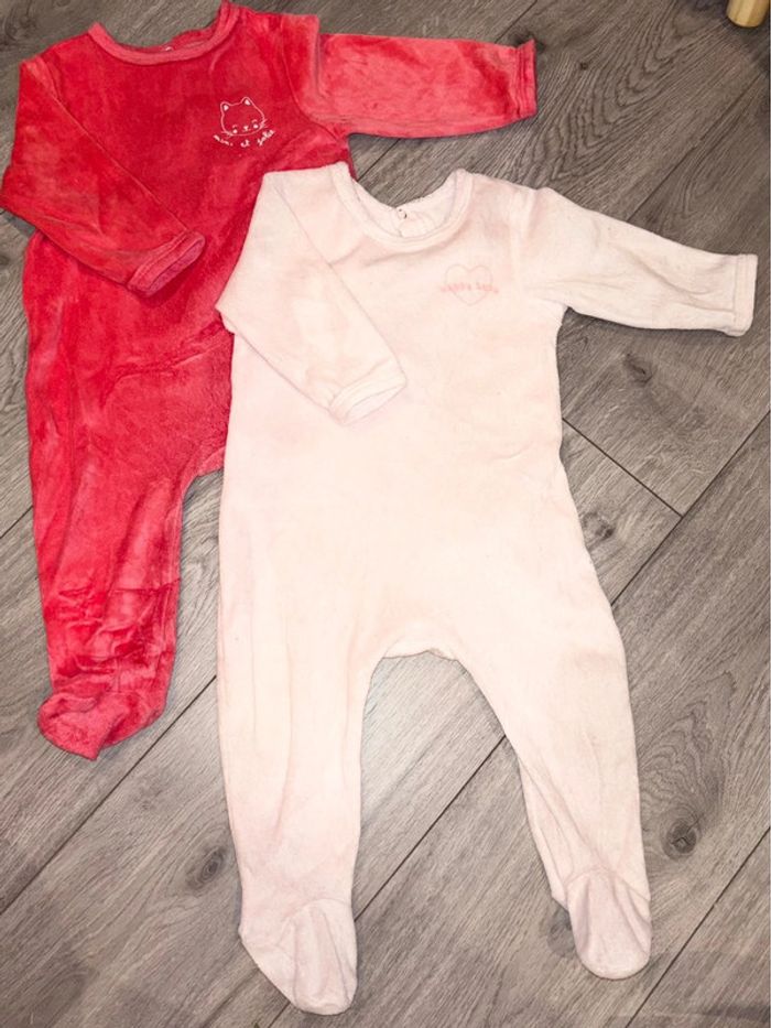 Lot de deux pyjamas Bébé fille 12 M - photo numéro 2