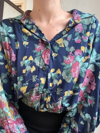 Chemise vintage crop top / courte avec élastique à la taille