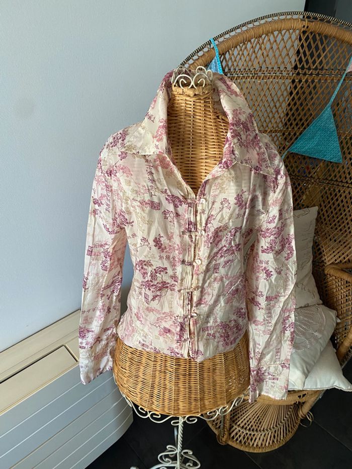 Chemise Mango taille XS/S crème avec motifs chinois fushia fleurs et inscriptions chinoises - photo numéro 18