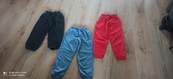 3 pantalons de jogging 8 ans