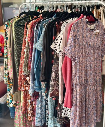 Lot de 35 vêtements femme (tailles 34 à 40) Déstockage