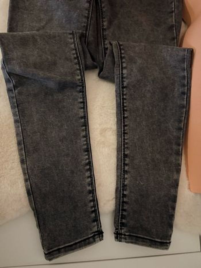 Jean gris délavé – C&A – Taille 12 - photo numéro 2