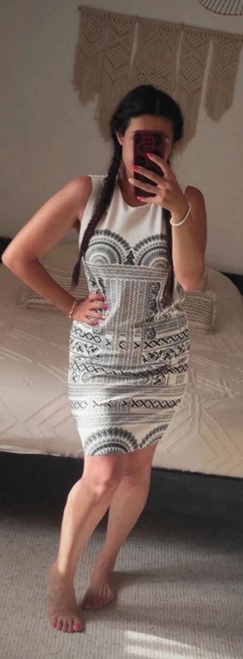 Robe d'été Zara motifs ethniques noir et blanc taille S sans manches