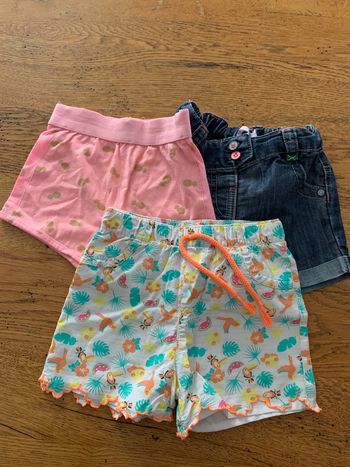 Lot 3 shorts fille 24 mois