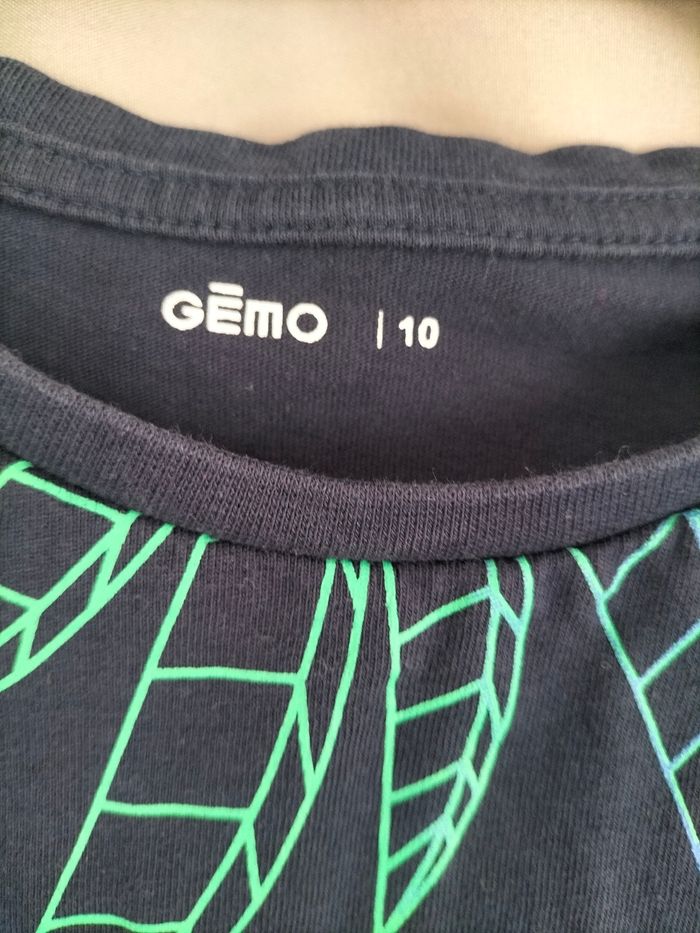 🖤 T-shirt Dinos - 10 ans - Gémo 🖤 - photo numéro 3