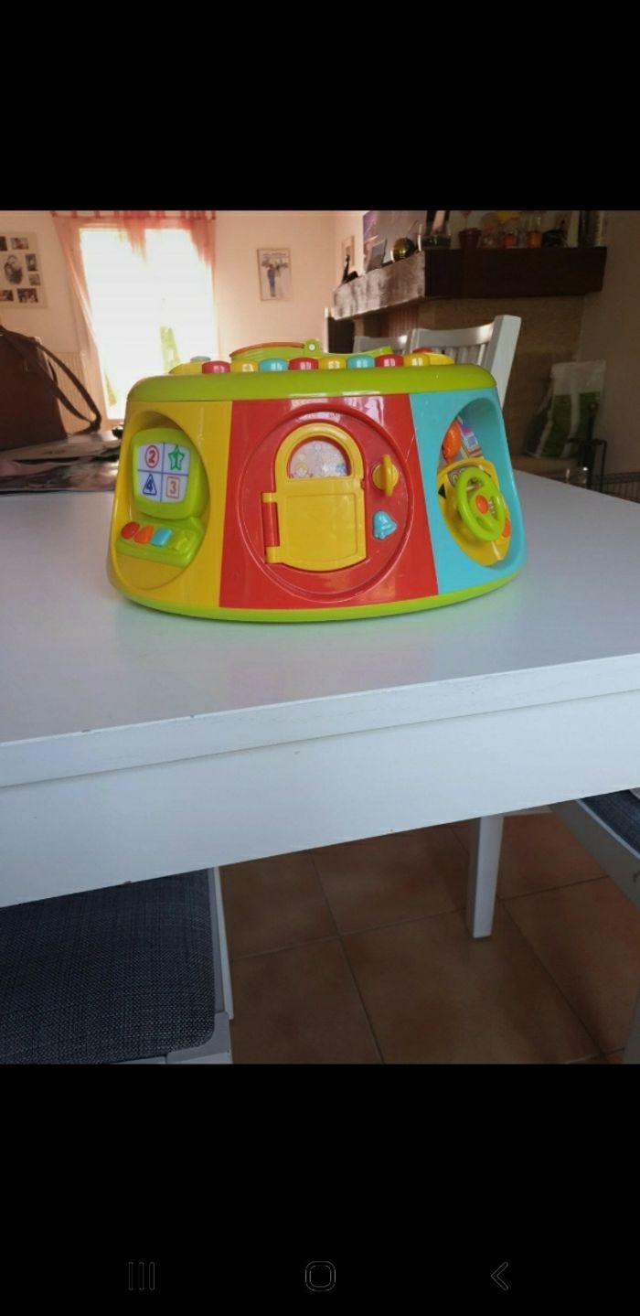 Jouet multi activités sonore