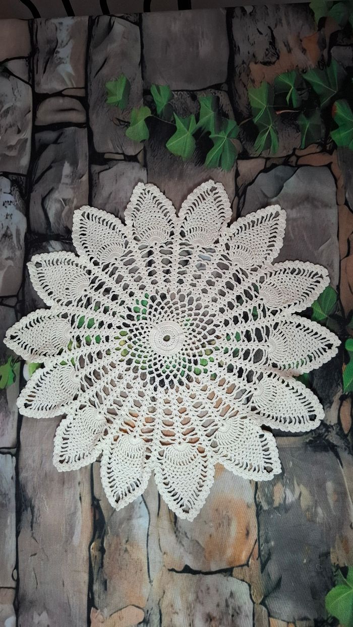 Napperon crochet motif fleur feuille écru blanc cassé vintage - photo numéro 1