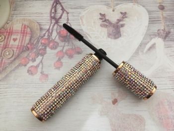 Mascara noir tube recouvert de strass neuf