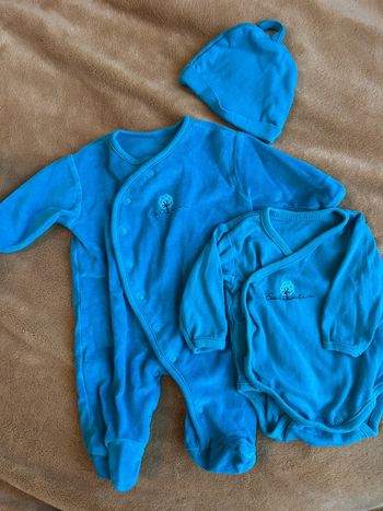 Ensemble pyjamas grenouillère bodie et bonnet