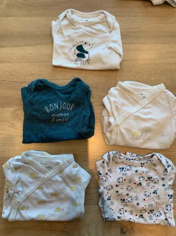 5 bodies tape à l’œil taille naissance