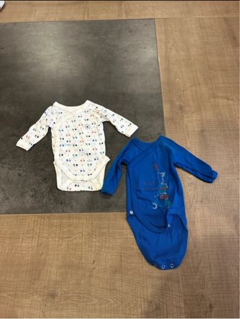 Lot de 2 bodies manches longues petit bateau taille naissance