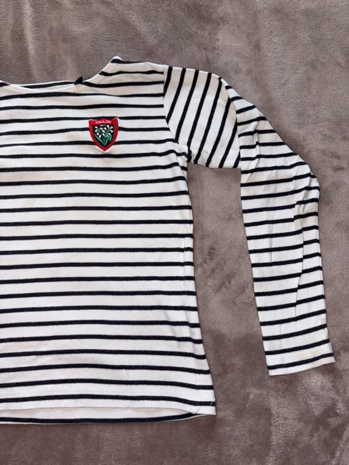 T-shirt marinière du Rugby club de Toulon RCT taille 7/8 ans en bon état - photo numéro 3