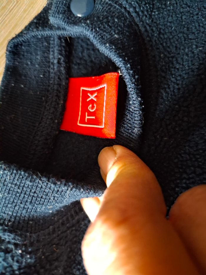 Lot 2 polaires 9 mois - photo numéro 6