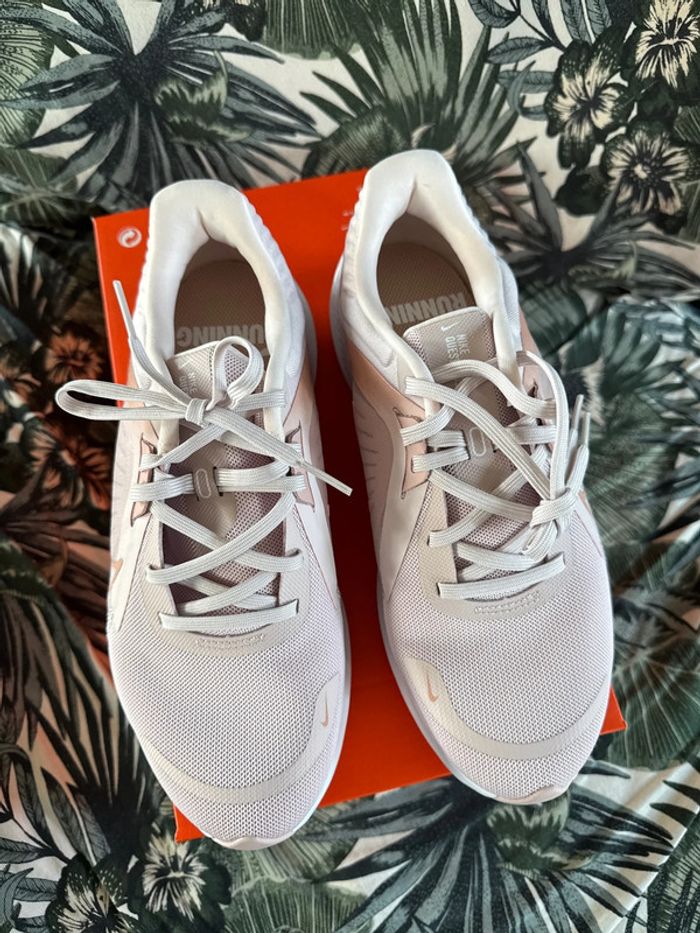 Wmns Nike Quest 5 - photo numéro 5