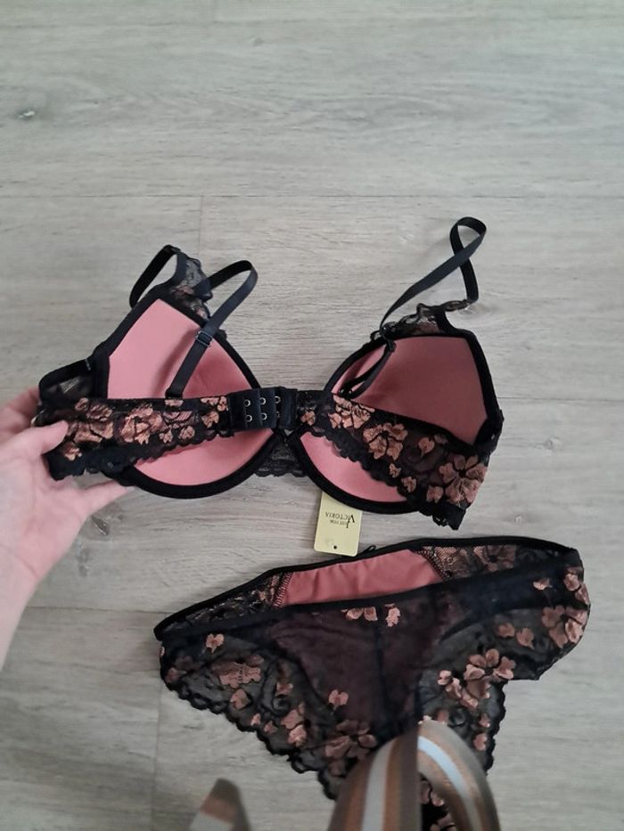 Ensemble lingeries neuf - photo numéro 7