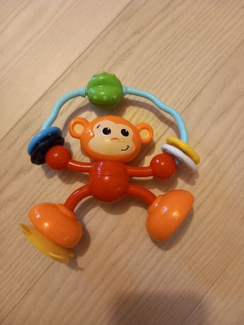 Hochet singe avec ventouse