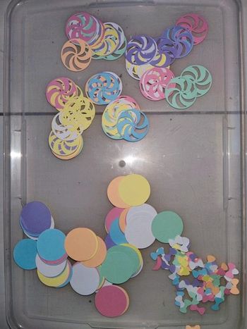 Lot de découpes en papier sucettes bonbons
