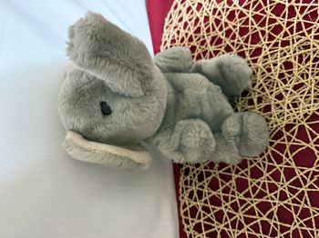 Peluche bébé éléphant. éléphant vintage