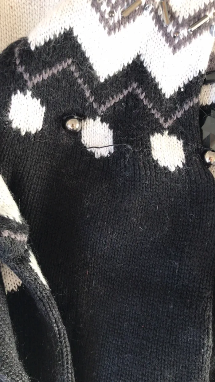 Pull noir et blanc - photo numéro 4