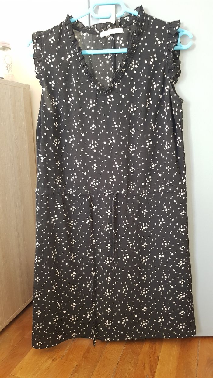 Robe noire étoiles