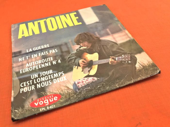 Vinyle 45 tours Antoine La Guerre (1966) Disques Vogue EPL 8401 - photo numéro 2