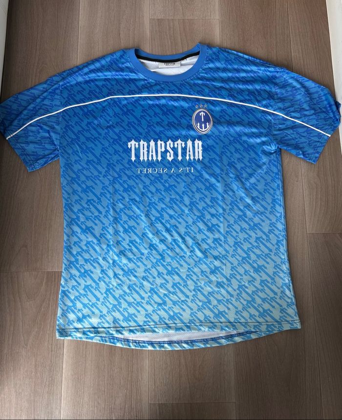 Teeshirt trapstar bleu , maillot de foot 22