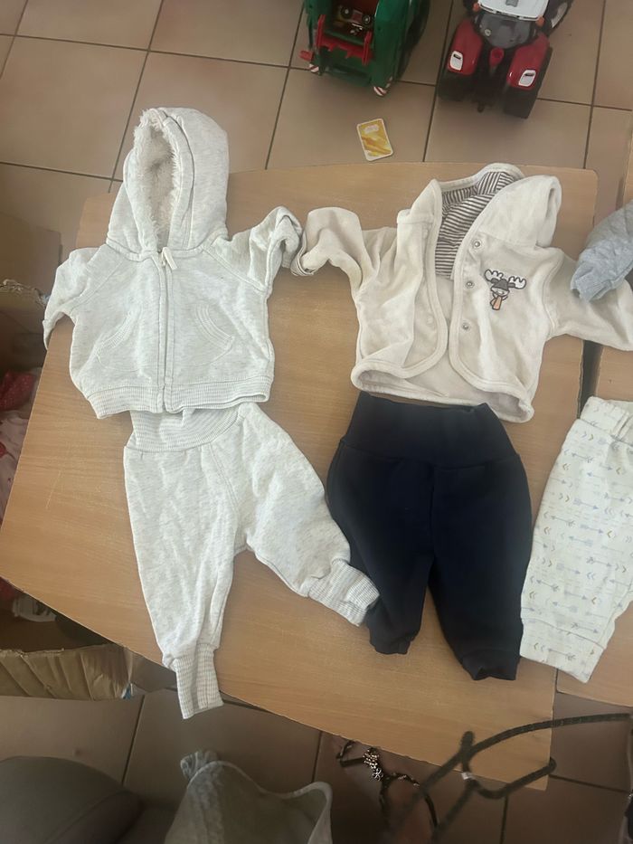 Lo de 25 vêtements teille 50cm - photo numéro 4