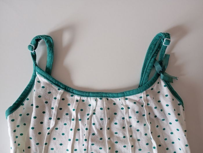Chemise de nuit ou robe d'été. 10 ans . Coton . Blanc et vert . Chat . Graine de rêve. Très bon état - photo numéro 6