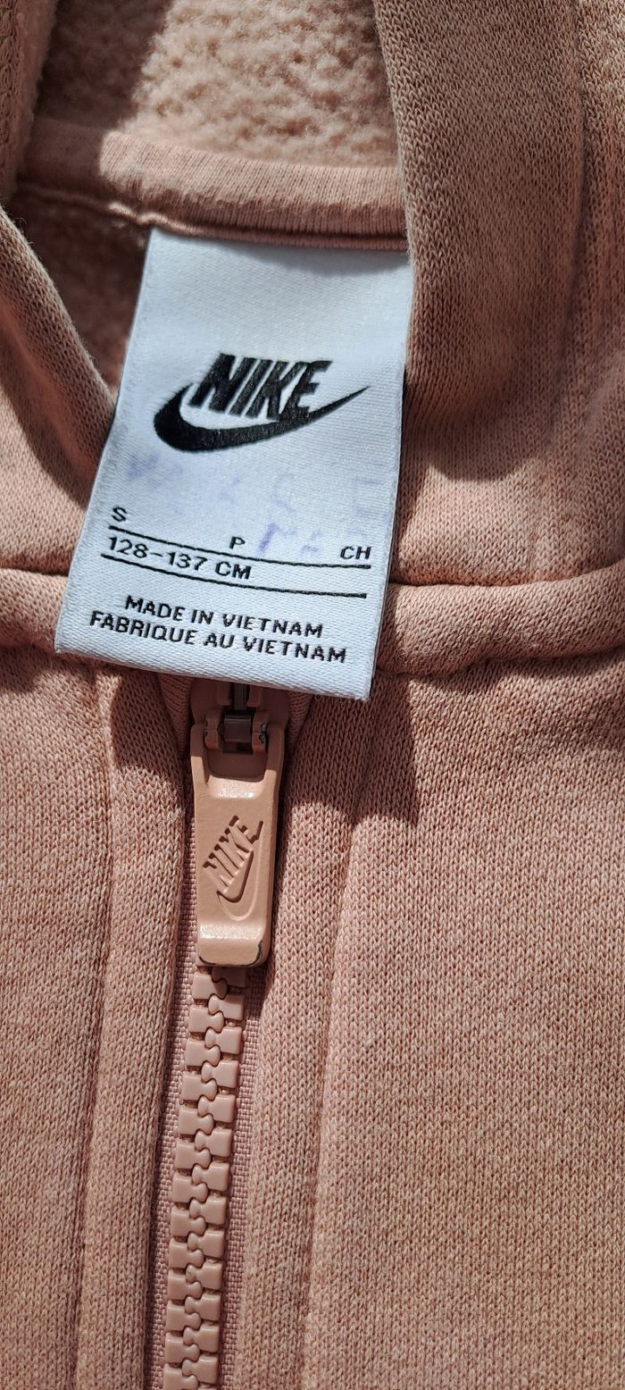 Sweat nike 128/137 cm - photo numéro 3