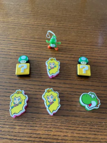 Lot de personnages Kinder Joy Mario