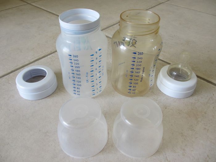 Lot de 2 biberons en plastique Avent 260 ml + 1 tétine - photo numéro 2