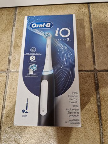 Brosse à dents électrique oral b iO3