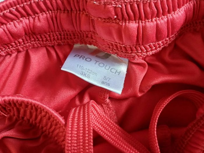 Tenue pro touch rouge en 6 ans - photo numéro 2