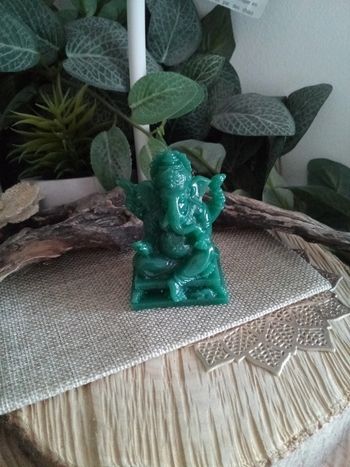 Petite statue Ganesh verte